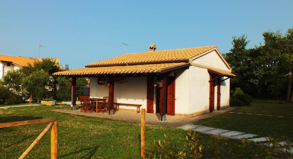 מרינה די מונטמרצ'יאנו Agriturismo La Casa Della Lavanda - Il Rustico מראה חיצוני תמונה