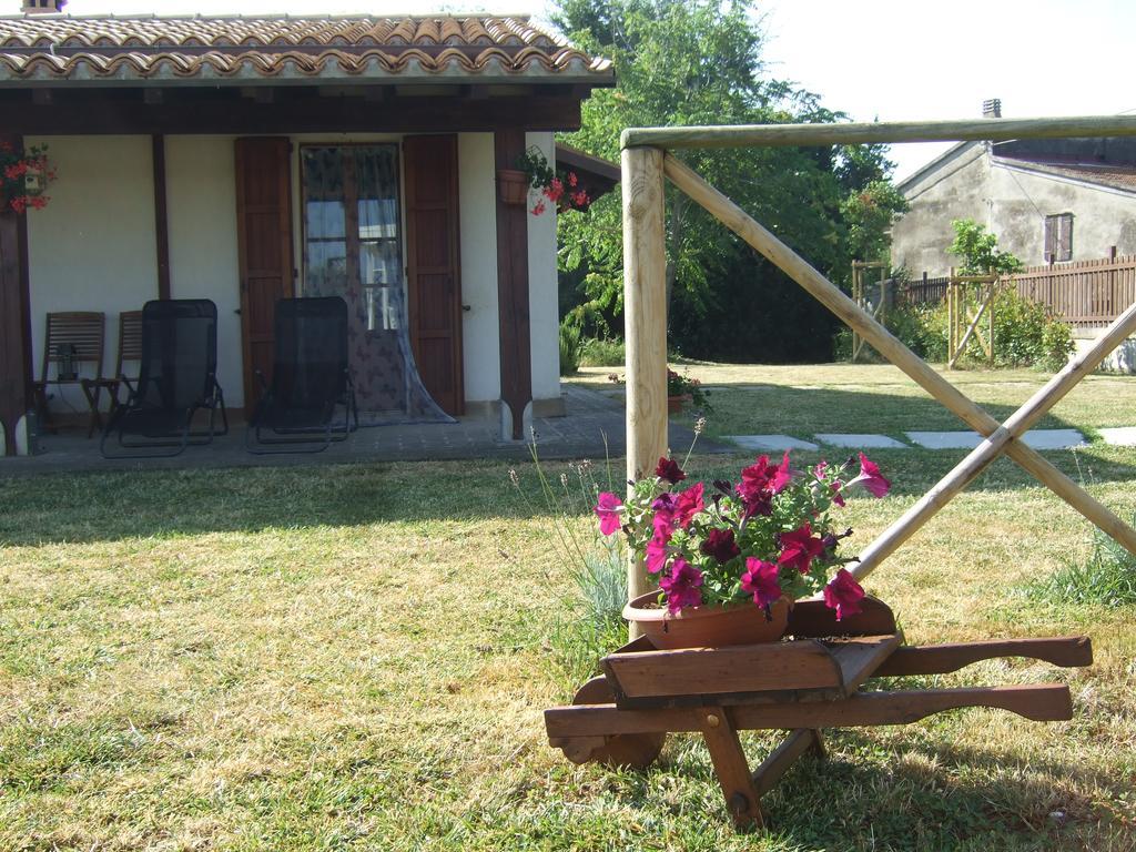 מרינה די מונטמרצ'יאנו Agriturismo La Casa Della Lavanda - Il Rustico מראה חיצוני תמונה